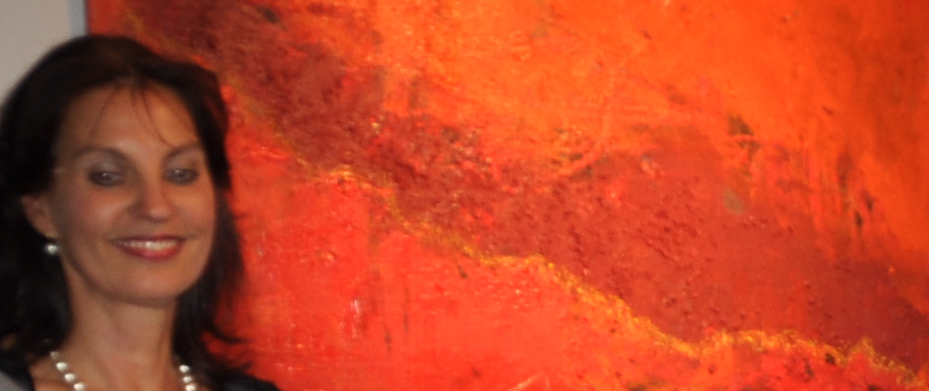 Cornelia Asal vor Gemälde